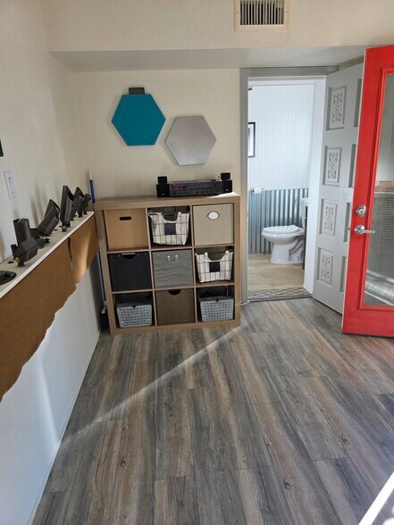 More Photos Of 37234 N Cave Creek Rd, Cave Creek Office For Sale