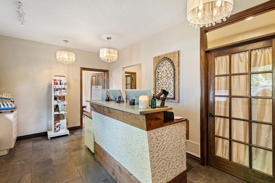 More Photos Of 440 W Centre Ave, Portage Office For Sale