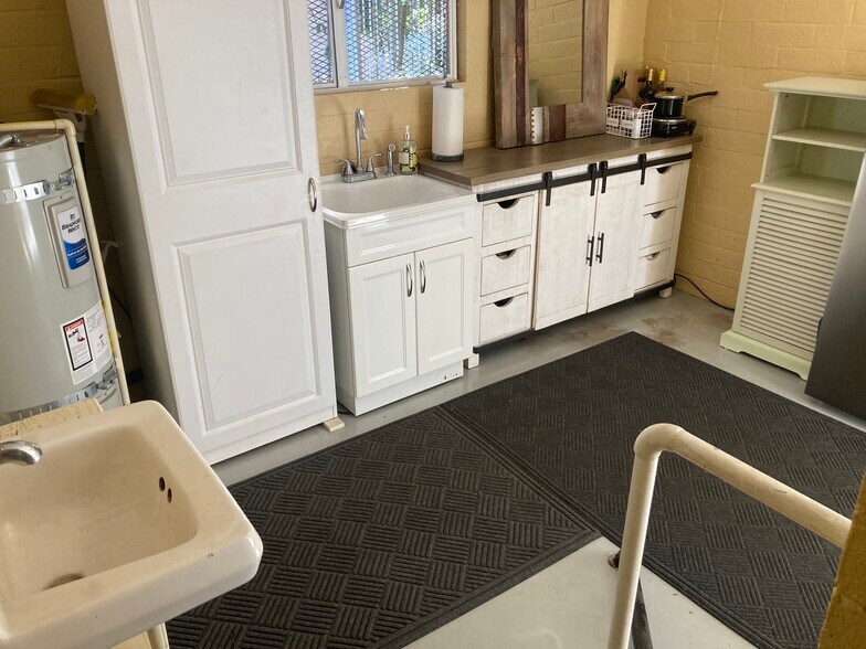 More Photos Of 870 Hartnell Ave, Redding Garden Center For Sale