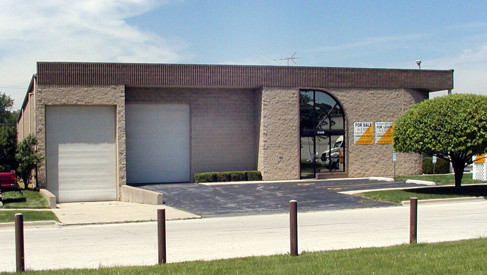 Primary Photo Of 12600 Holiday Dr, Alsip Flex For Sale