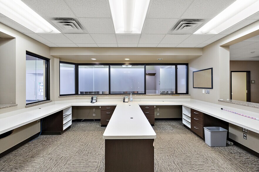 More Photos Of 1794 N Lapeer Rd, Lapeer Medical For Sale