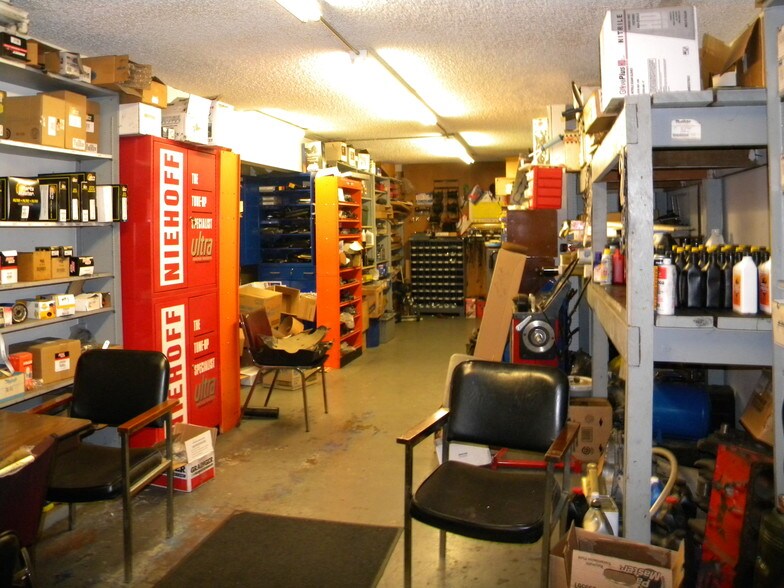 More Photos Of 1544 12th Ave, Longview Auto Repair For Sale