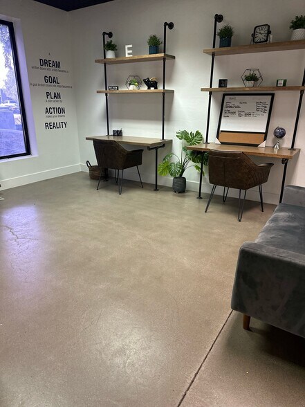 More Photos Of 916 E Impala Ave, Mesa Unknown For Lease