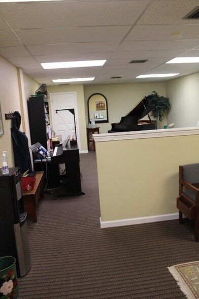 More Photos Of 415 W Main St, Lansdale Office For Lease