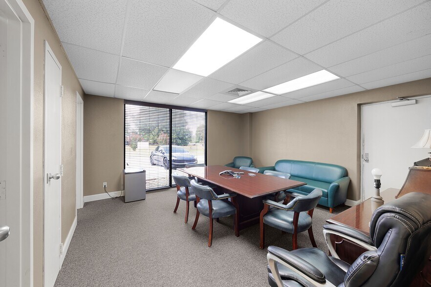 More Photos Of 30 Sullivan Dr, Bells Flex For Sale