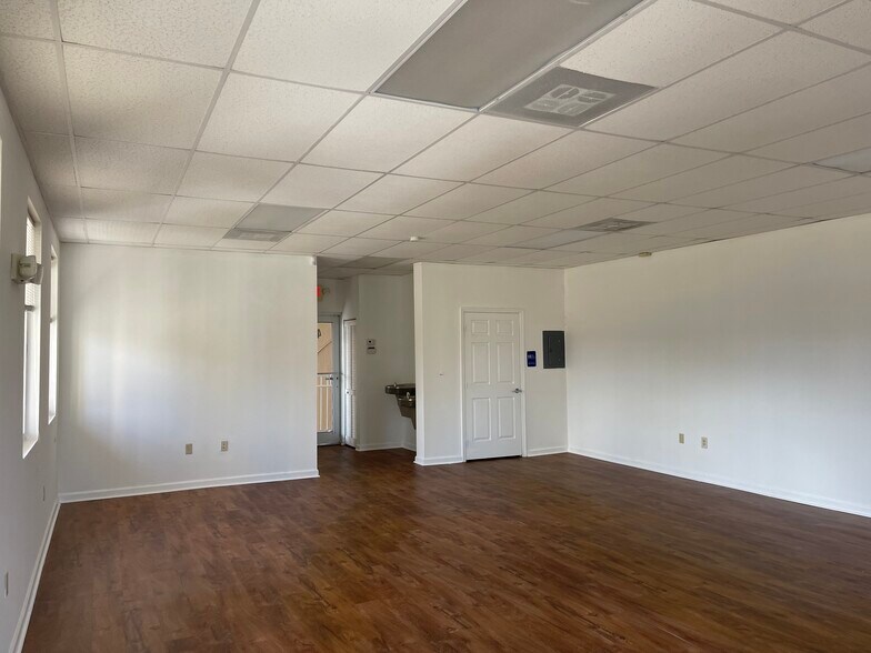 More Photos Of 4617-4673 NW 103rd Ave, Sunrise Industrial For Sale