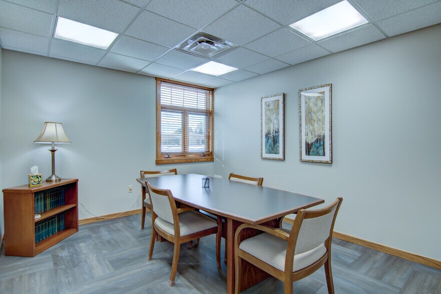 More Photos Of 3624 Oakwood Hills Pky, Eau Claire Office For Sale