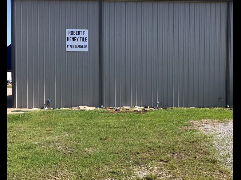 More Photos Of 11765 Darryl Dr, Baton Rouge Warehouse For Lease
