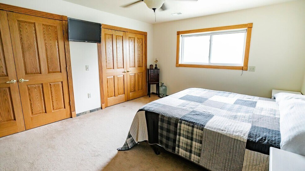More Photos Of 352 MO-245, Dadeville Horse Stables For Sale