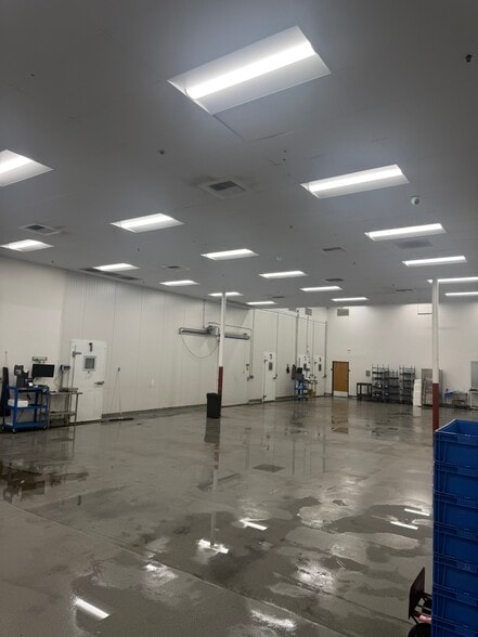 More Photos Of 1325 E El Segundo Blvd, El Segundo Food Processing For Lease