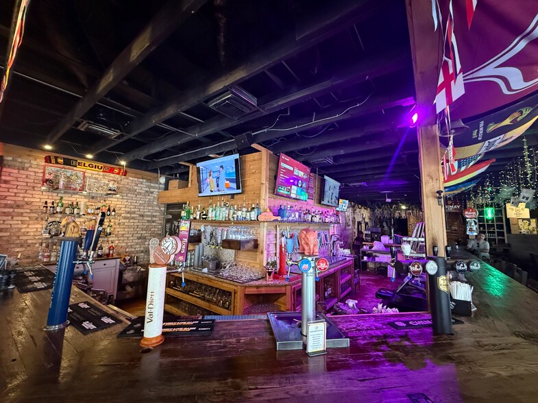 More Photos Of 300 S Sanford Ave, Sanford Restaurant For Sale