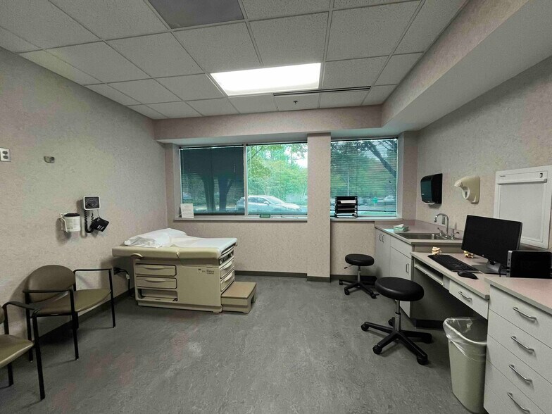 More Photos Of 7500 Hugh Daniel Dr, Birmingham Medical For Lease
