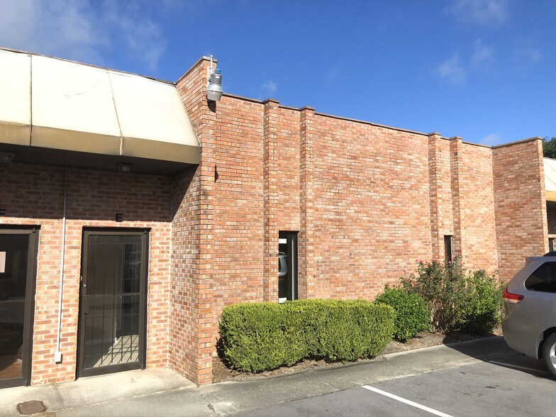 More Photos Of 760 Travelers Blvd, Summerville Flex For Lease