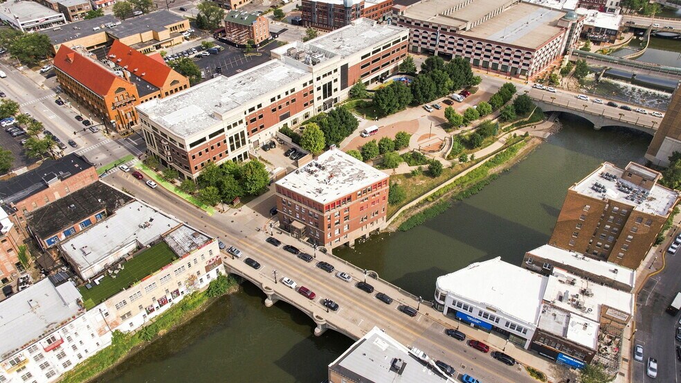 More Photos Of 31 W Downer Pl, Aurora Office For Sale