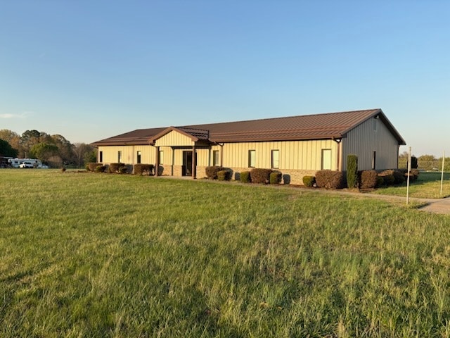 More Photos Of 342 Wilson Dr, Fallston Distribution For Sale