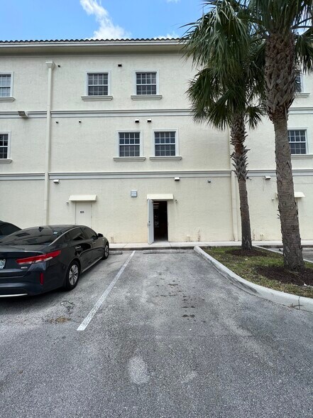 More Photos Of 100 N State Road 7, Margate Office For Lease