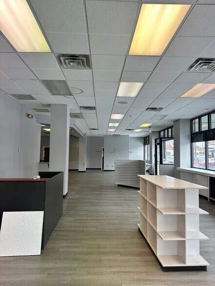 More Photos Of 1452 4th Ave, Huntington General Retail For Lease