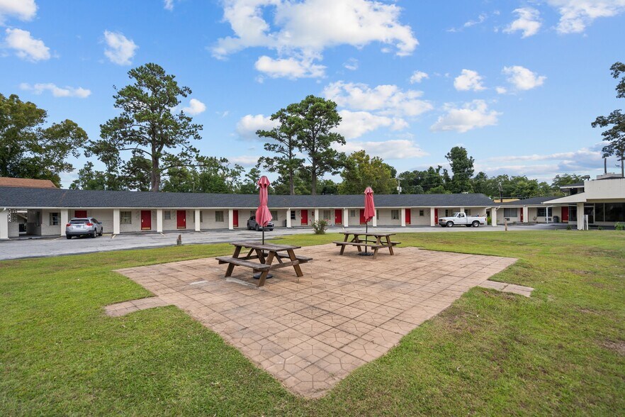 More Photos Of 2929 Market St, Wilmington Land For Sale