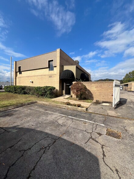 More Photos Of 653 Mainstream Dr, Nashville Light Distribution For Lease
