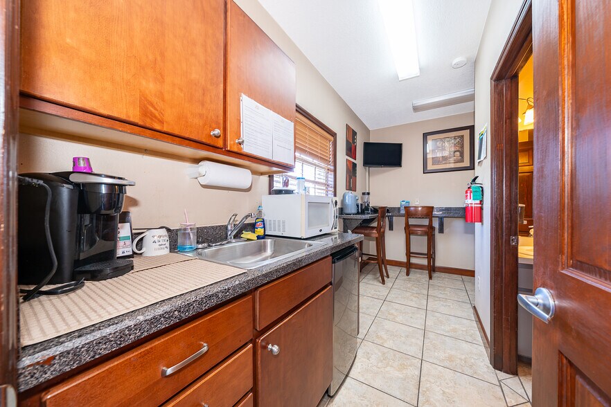 More Photos Of 809 E Oak St, Kissimmee Medical For Sale