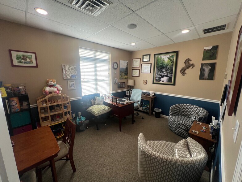 More Photos Of 5720 Gateway, Mason Loft Creative Space For Sale