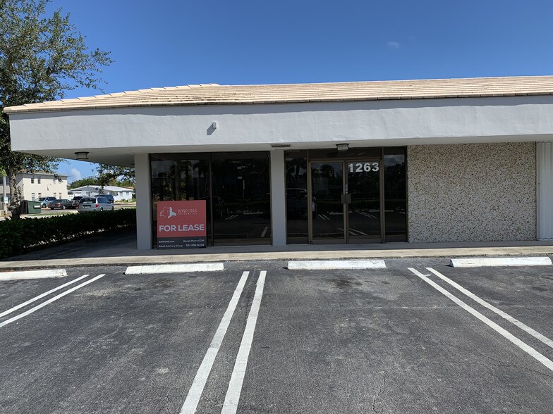 More Photos Of 1249-1263 10th St, Lake Park Storefront For Lease