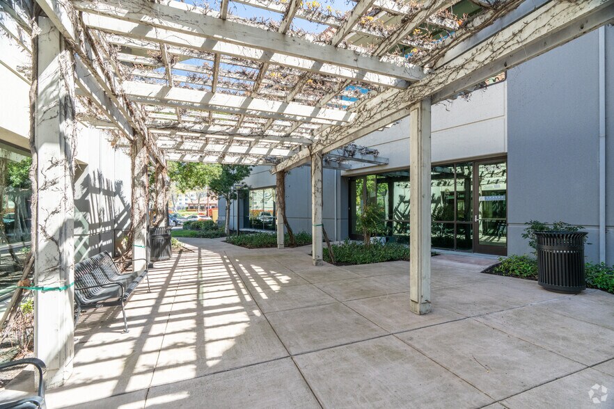 More Photos Of 7633 Southfront Rd, Livermore Office For Lease