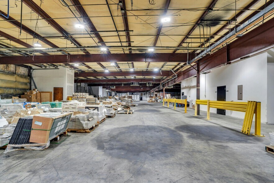 More Photos Of 5 Mars Ct, Montville Warehouse For Lease