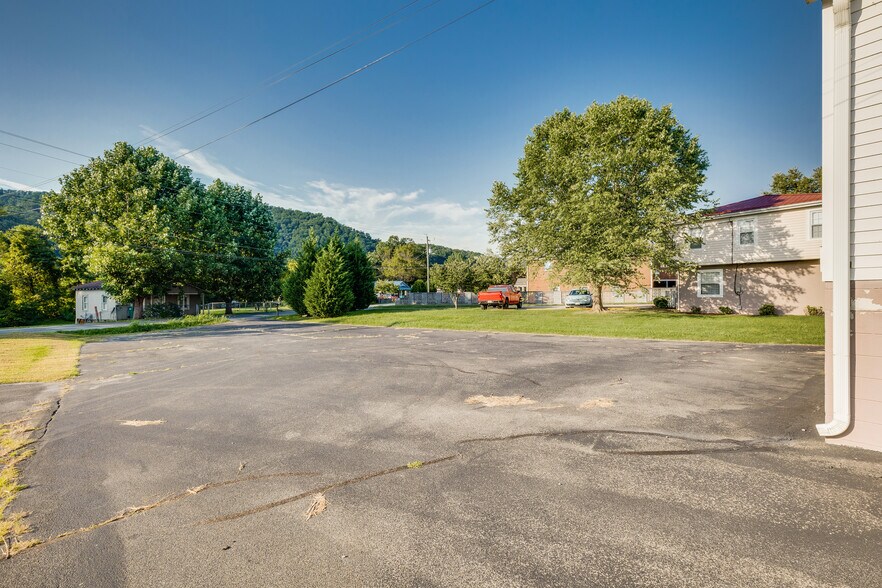 More Photos Of 1119 N Main Ave, Erwin Medical For Lease