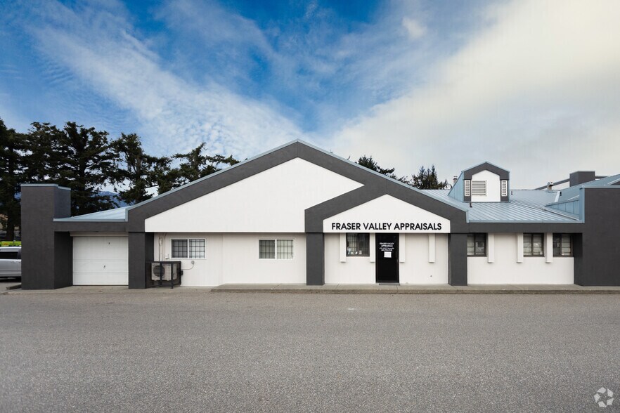 More Photos Of 8337 Young Rd, Chilliwack Office For Lease