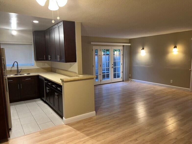 More Photos Of , Los Angeles Multifamily For Sale