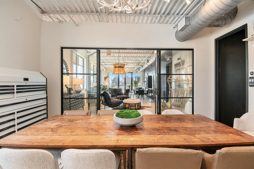 More Photos Of 1400 Howell Mill Rd NW, Atlanta Restaurant For Sale