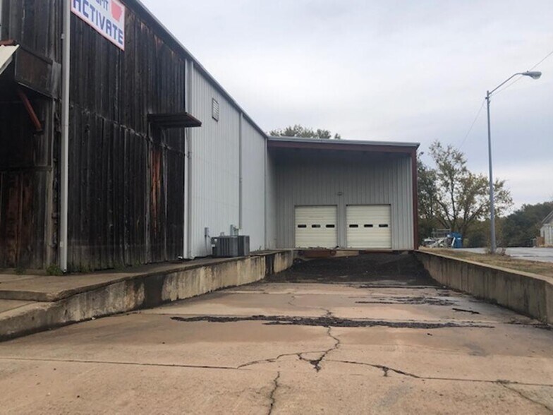 More Photos Of 9705 Rogers Ave, Fort Smith Showroom For Sale