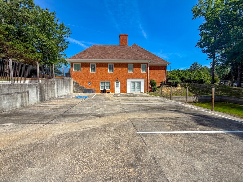 More Photos Of 2100 Gravel Springs Rd, Buford Medical For Sale