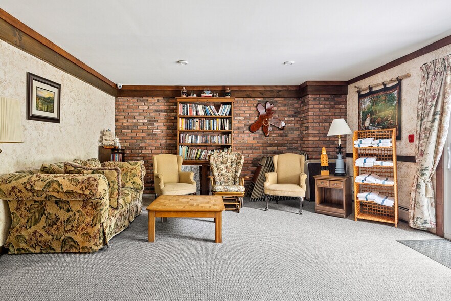 More Photos Of 344 Vt Route 100, West Dover Hotel For Sale