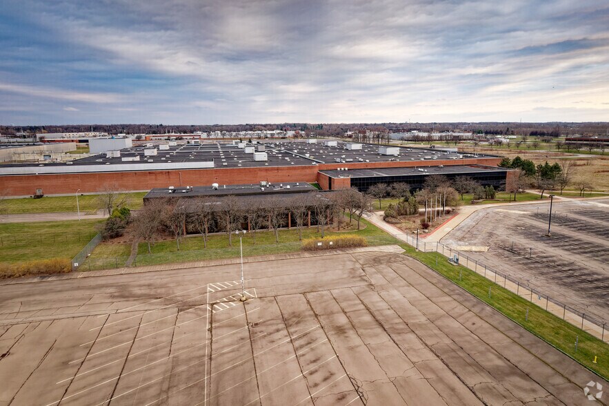 More Photos Of 700 Resende Rd, Webster Unknown For Lease