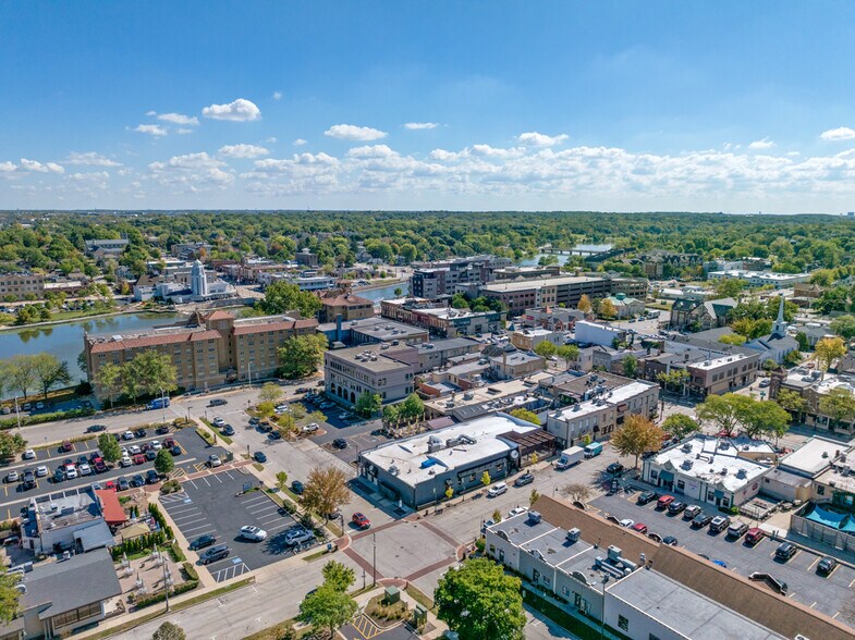 More Photos Of 12 N 3rd St, St Charles Bar For Sale