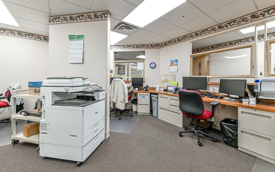More Photos Of 508-512 N Jefferson st, New Castle Medical For Sale
