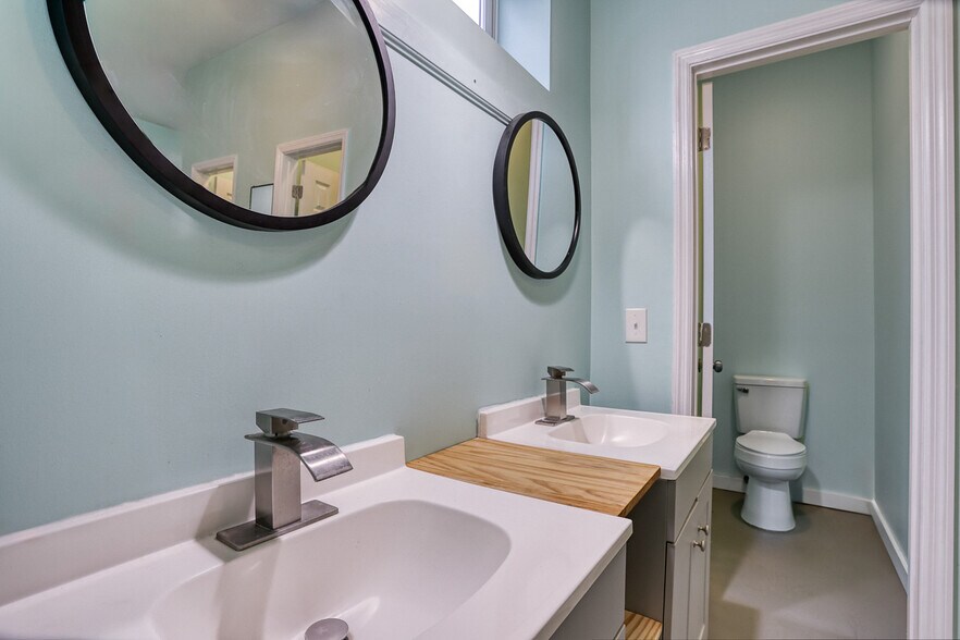 More Photos Of 55 Main St, Garden City Office Residential For Sale