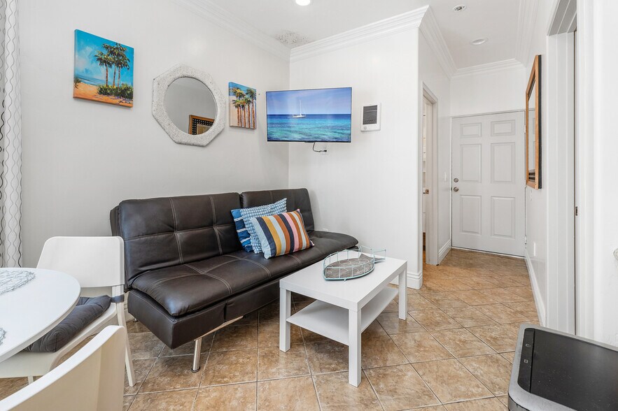 More Photos Of 714-16 York ct, San Diego Apartments For Sale