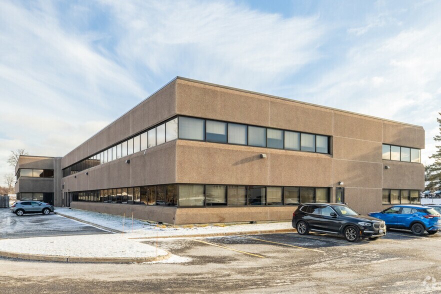 More Photos Of 2625 Queensview Dr, Ottawa Office For Lease
