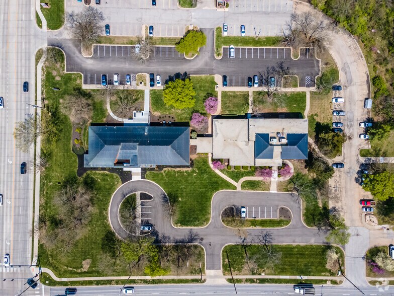 More Photos Of 4830-4840 Bob Billings Pky, Lawrence Office For Lease