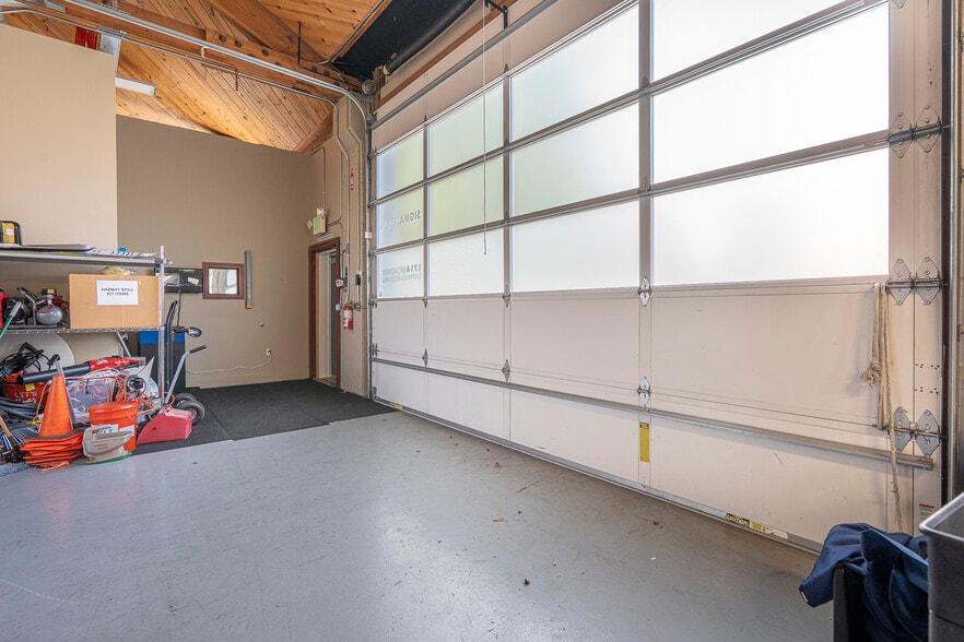 More Photos Of 1714 Broadway St, Vancouver Auto Repair For Lease