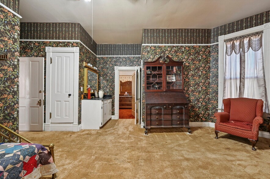 More Photos Of 2801 W Colorado Ave, Colorado Springs General Retail For Sale