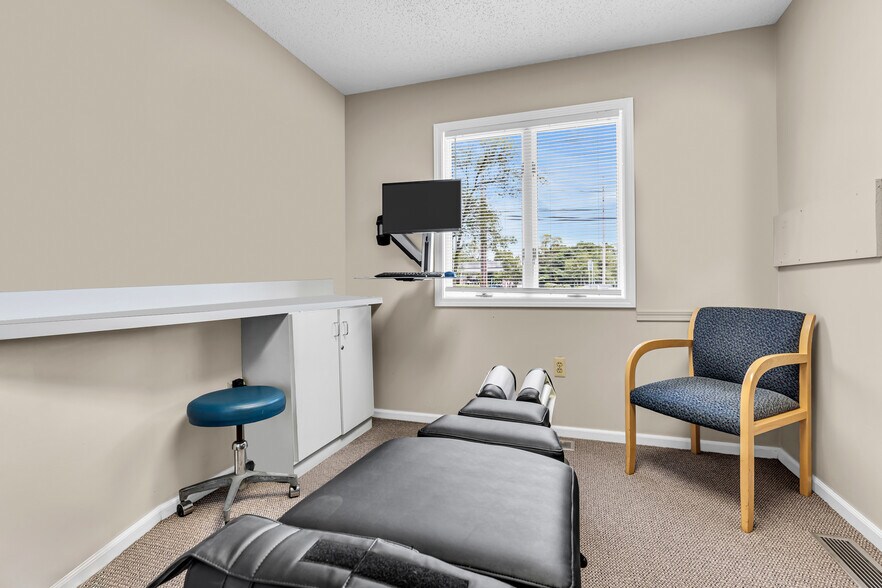 More Photos Of 2 Garfield Ave, Toms River Medical For Sale