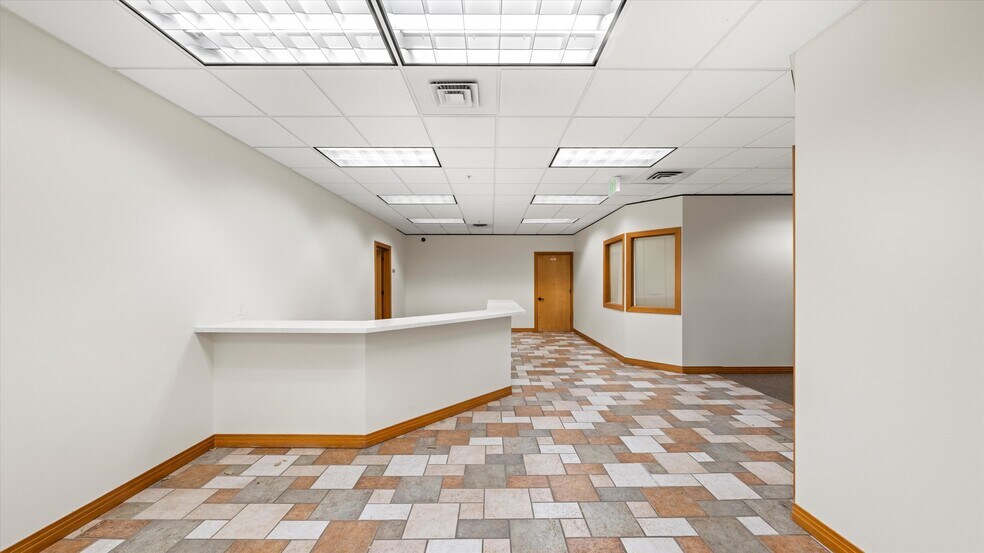 More Photos Of 8836 W Gage Blvd, Kennewick Office For Sale