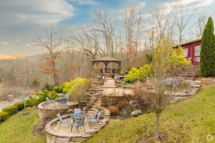 More Photos Of 846 Winery Hills Est, Linn Creek Winery Vineyard For Sale