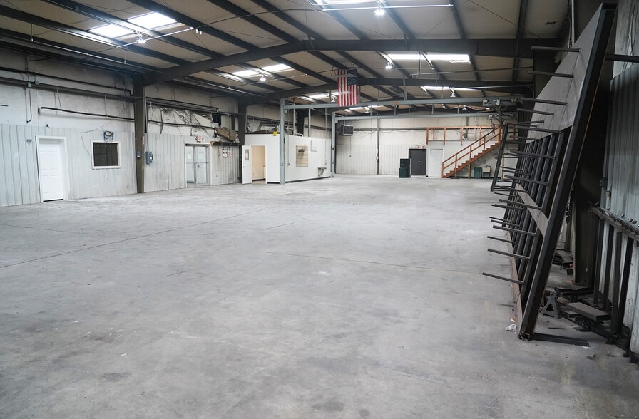 More Photos Of 4102 Highway 29 N, Belton Light Manufacturing For Lease
