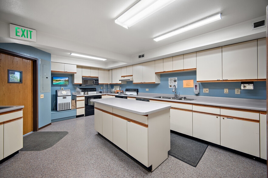 More Photos Of 820 N 30th St, Colorado Springs Religious Facility For Sale