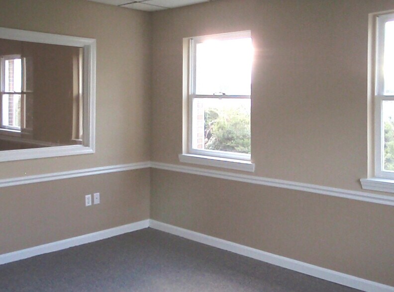 More Photos Of 30 Bridge Rd, Rouses Point Distribution For Lease